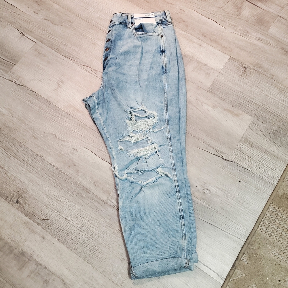 Arizona Jeans Co. Mom Jeans Size 21 NWT